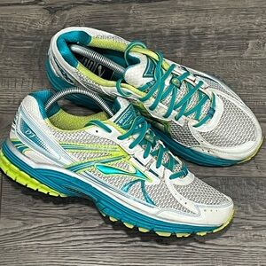 Brooks Defyance 6 Women's Running Shoes Size 10